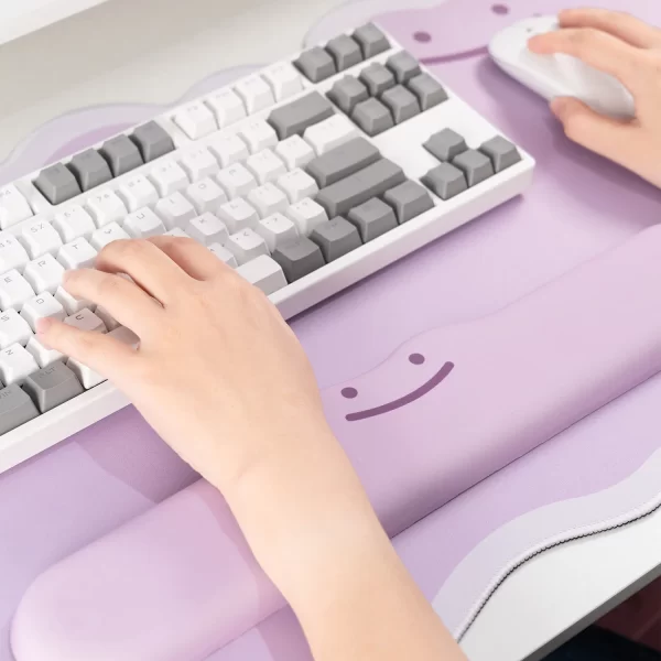 XDA+ Special Smiley Desk Mat